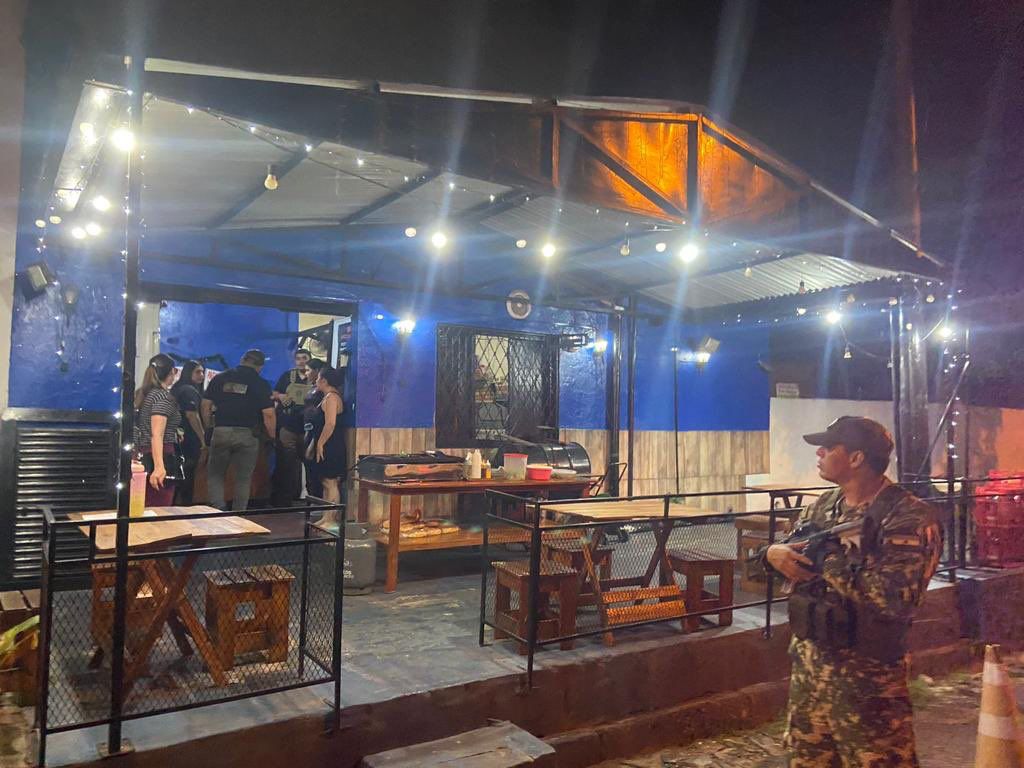 Intervienen pizzería que comercializaba droga