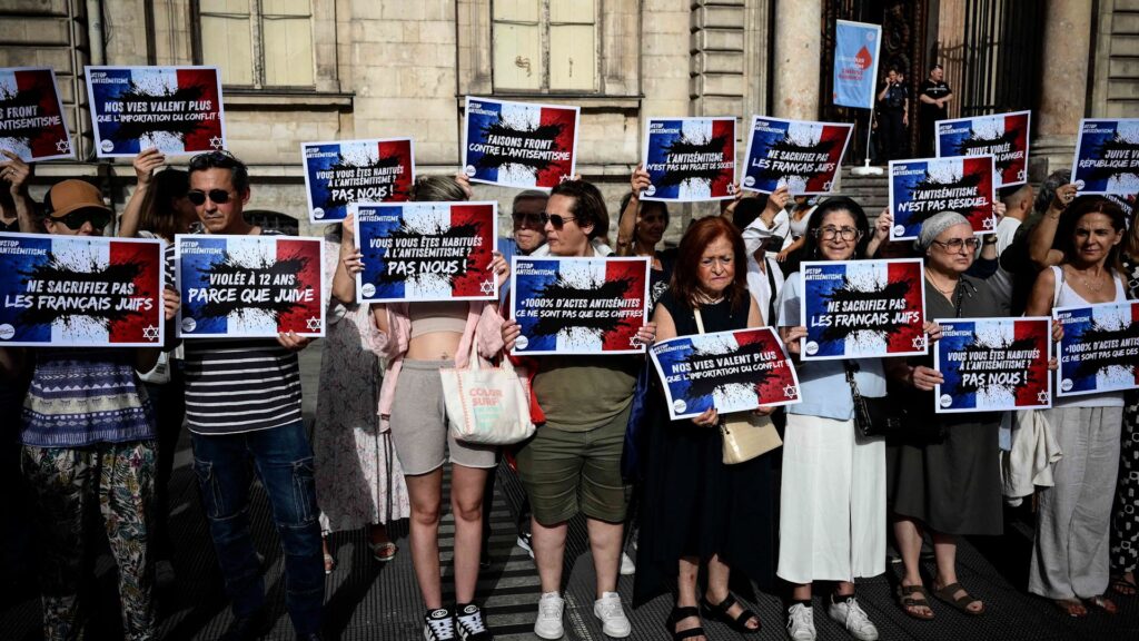 Francia: Tres adolescentes habrían violado a una niña judía de 12 años
