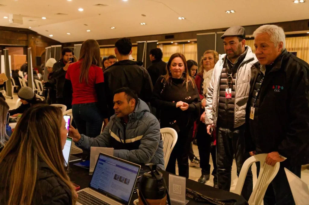 Feria de empleo: Empresas ofrecen más de 100 vacancias