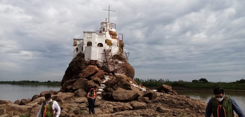 Bajante histórica del río Paraguay revela cimientos de “El Peñón”