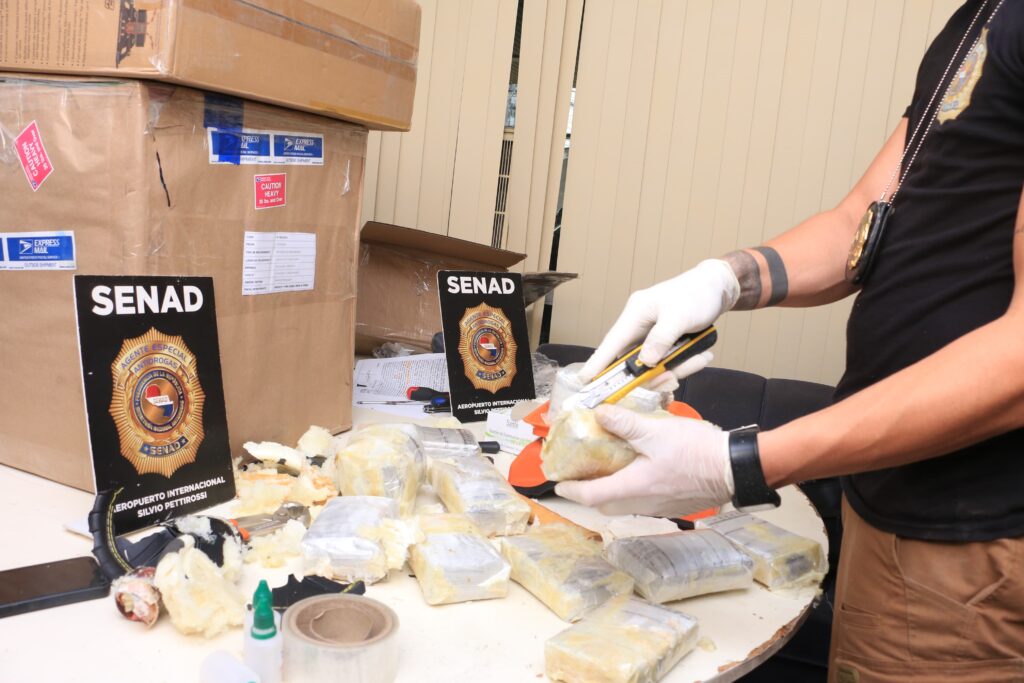 Incautan más de 25 kilos de marihuana “vip” procedente de Miami