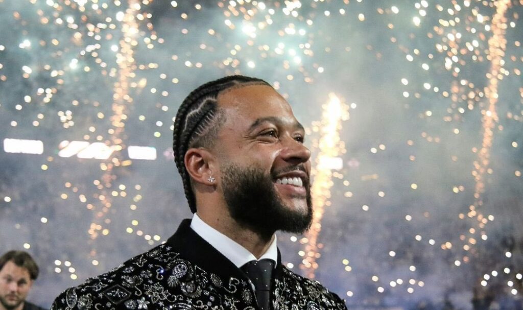 Depay se suma al Corinthians de Ángel Romero