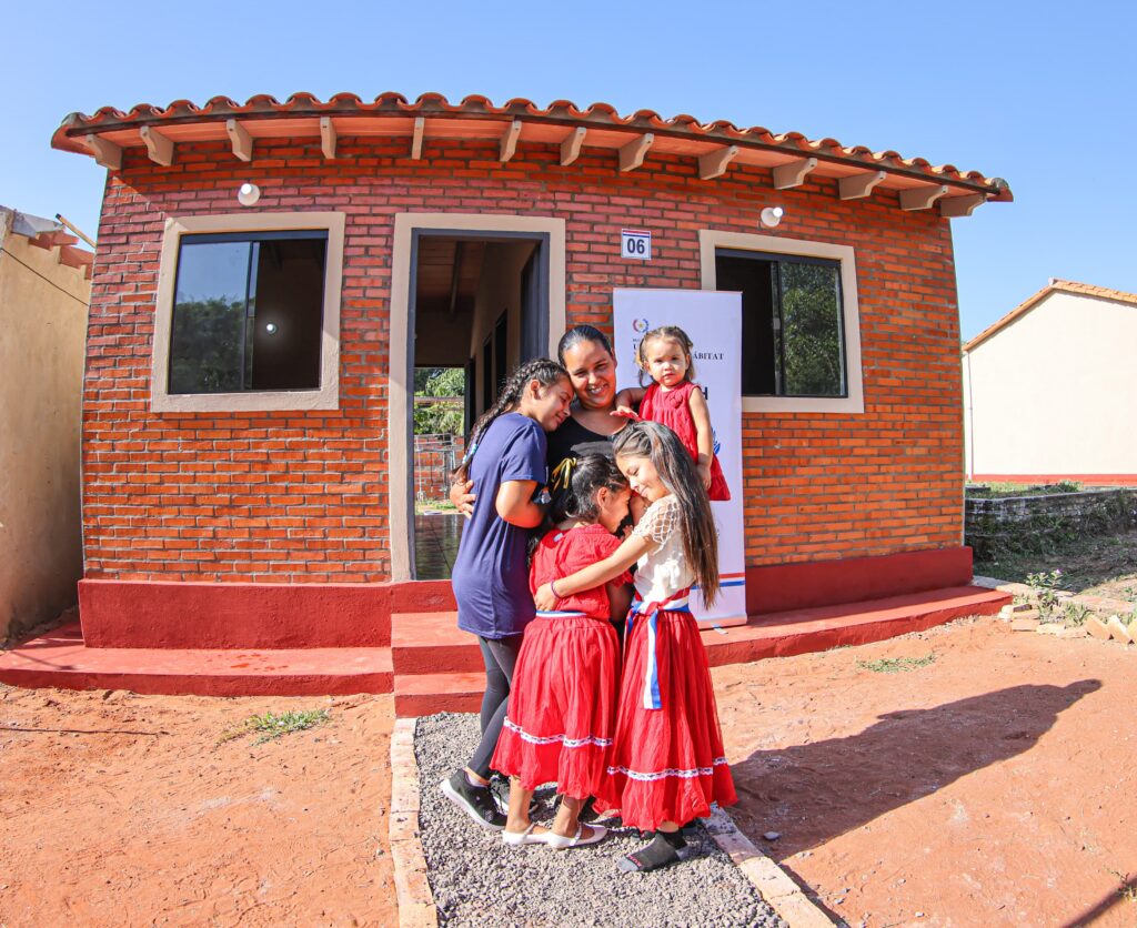 Inician construcción de viviendas del programa “Che Róga Porã” en Luque
