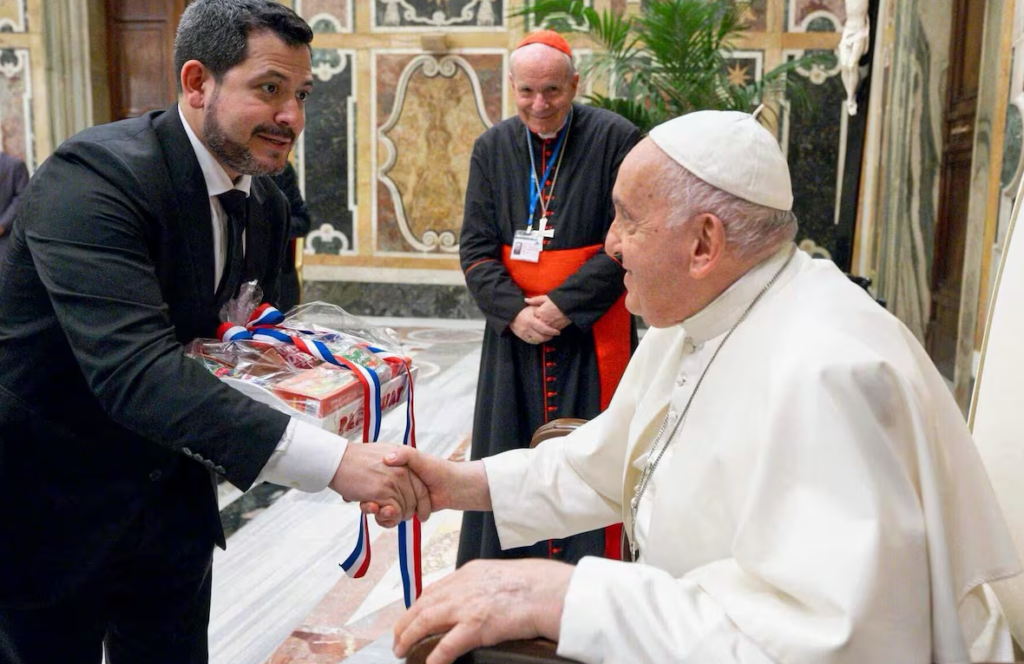 Latorre partirá a Roma para el funeral del papa Francisco
