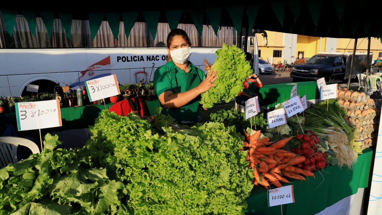 Sin intermediarios: Familias campesinas traen lo mejor del campo a la capital