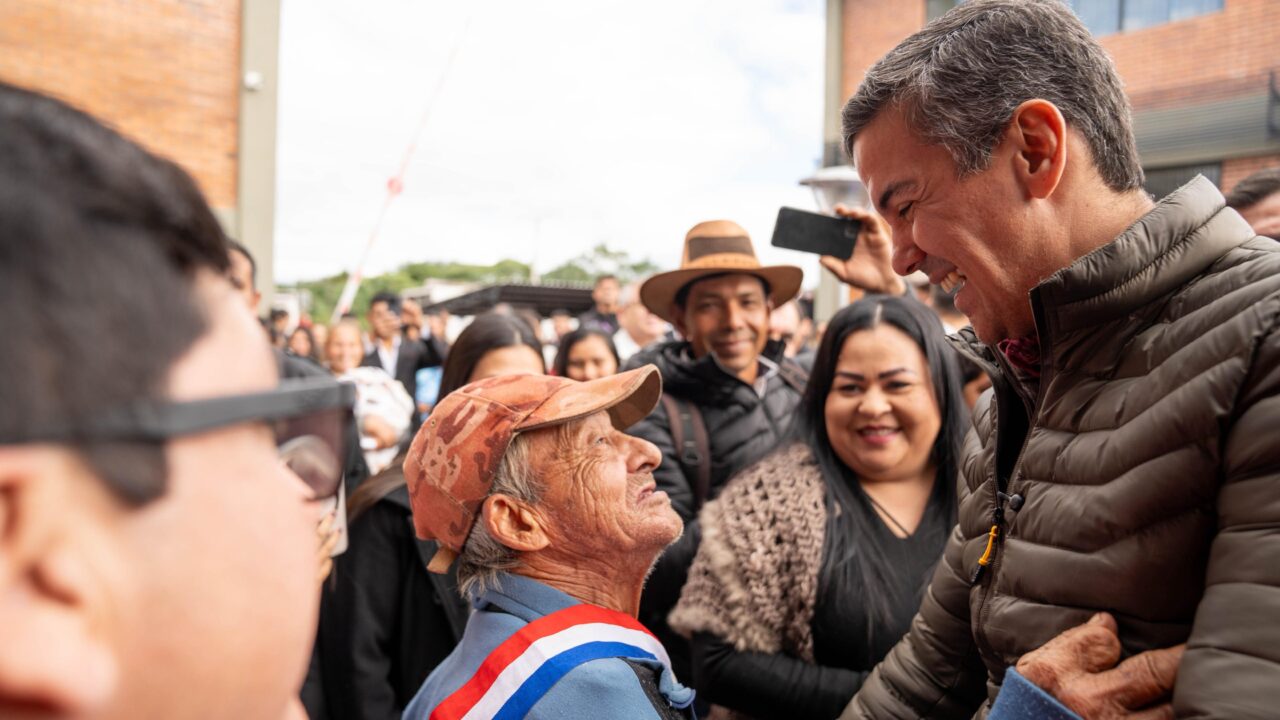 Gobierno entregó 101 viviendas a familias de Caazapá